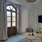 Downtown Platanos Apartman
