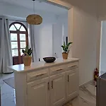 Apartman Downtown Platanos Pandéli