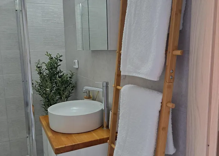 Downtown Platanos Panteli