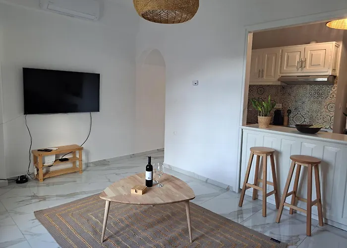 Downtown Platanos * Panteli