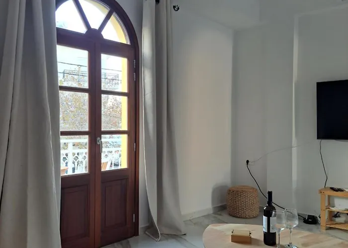 Downtown Platanos Apartment