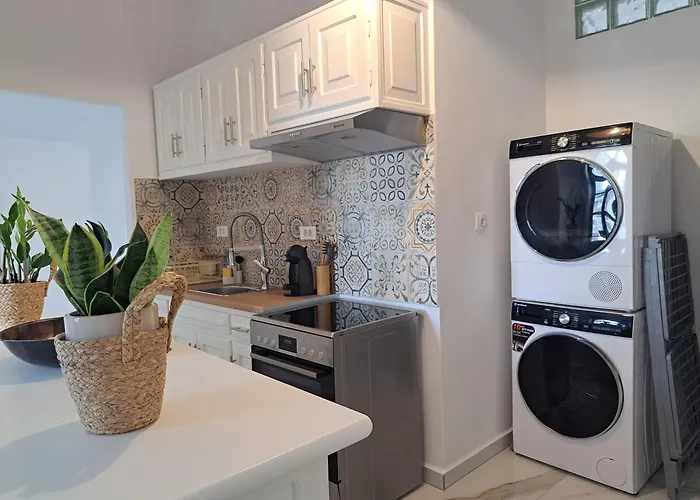 Downtown Platanos * Panteli