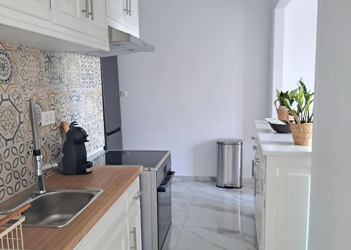 Downtown Platanos Apartment