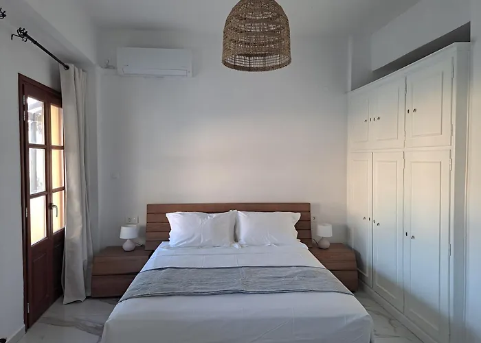 Downtown Platanos * Panteli